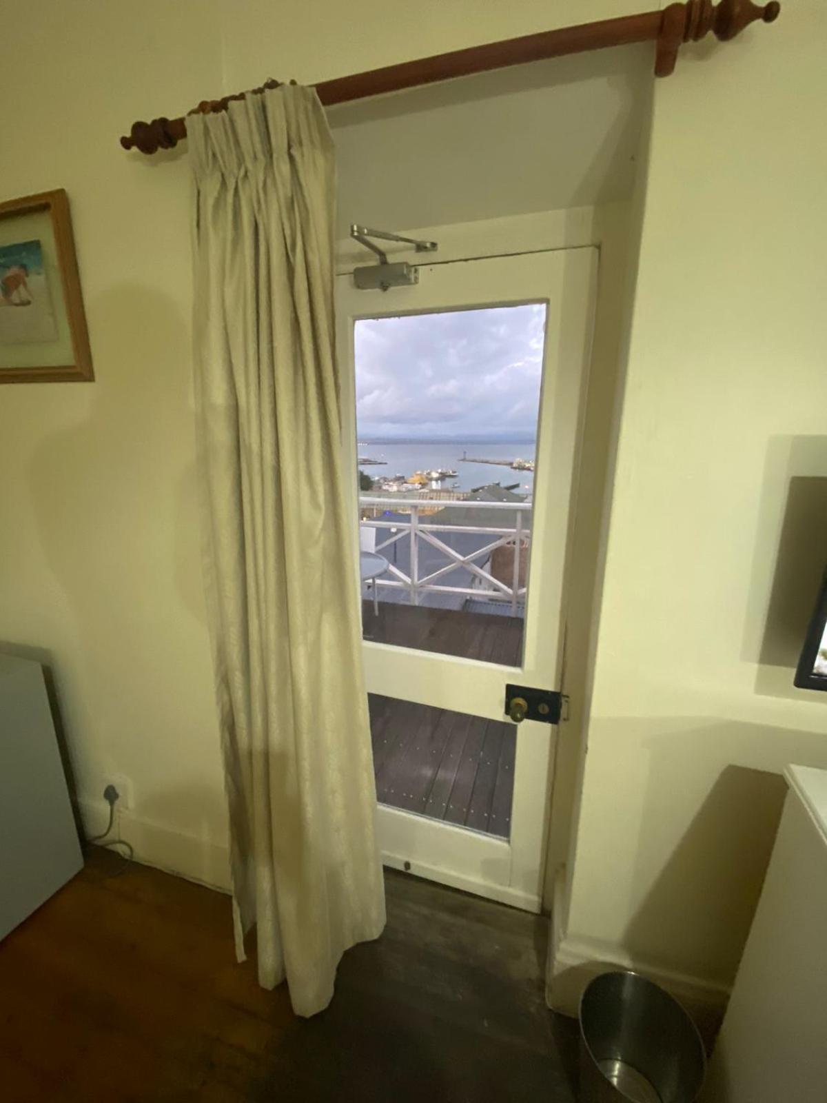 מוסל ביי Green Door Guesthouse חדר תמונה
